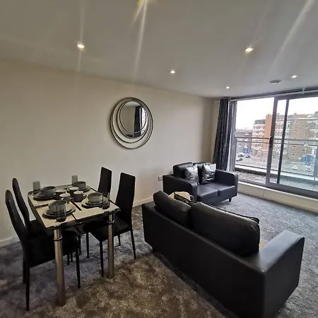 Paramount City View Swindon Esterno foto
